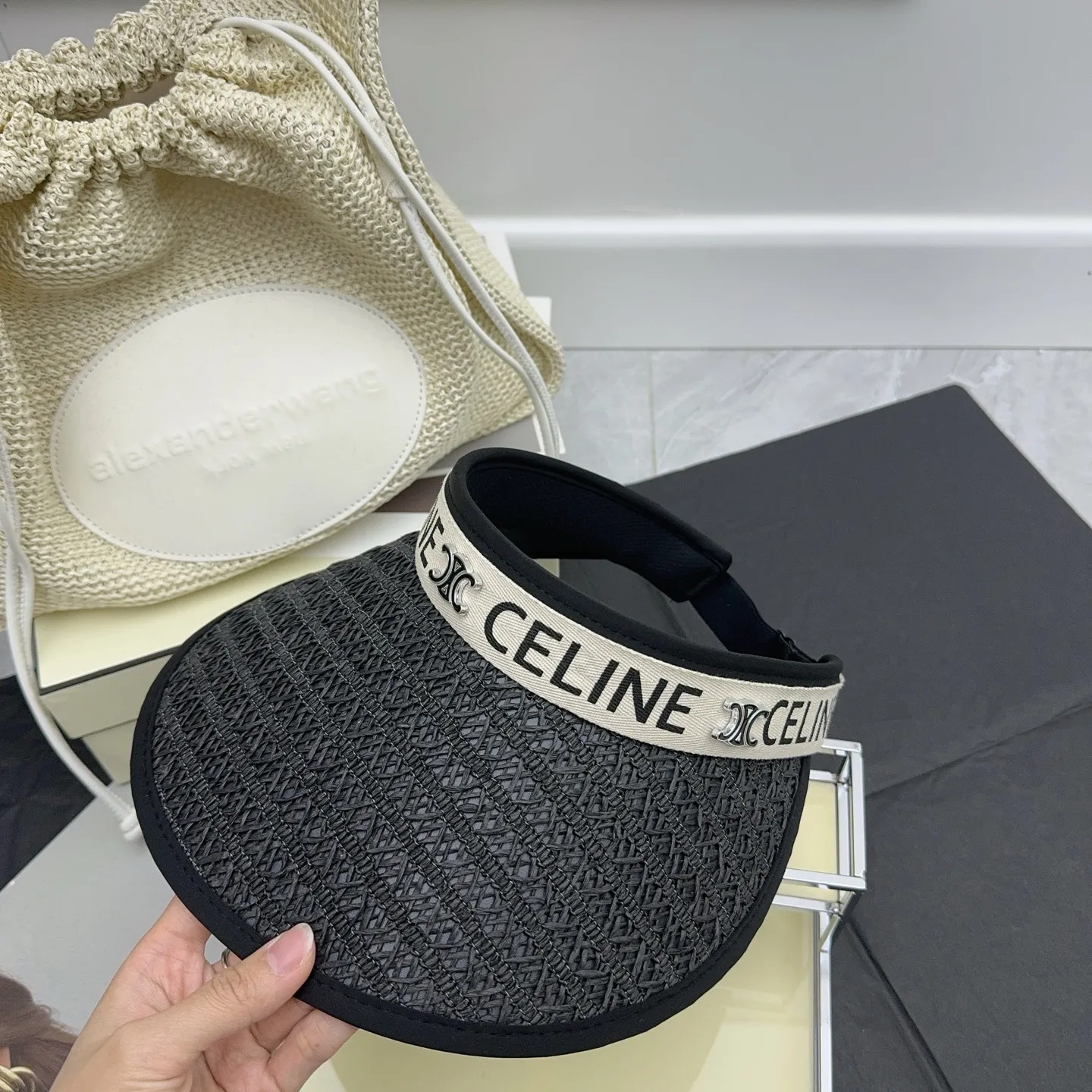 CELINE's new straw hollow hat 🍀 The Arc de Triomphe is full of high-end feel!