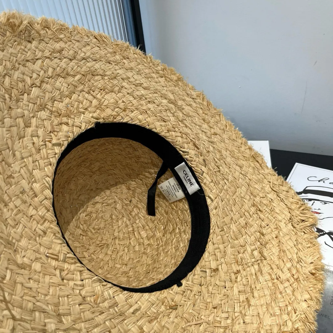 170¥ Celine Raffia straw hat, a must-have for travel, head circumference 57cm