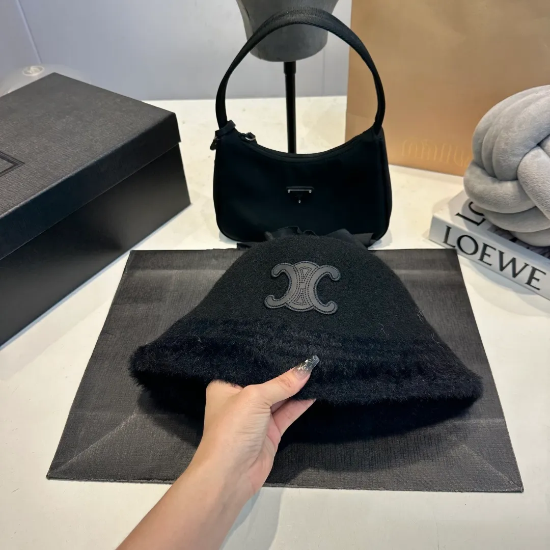 P60 Celine Celine* customized version of Arc de Triomphe lamb wool basin hat women's bucket hat 2025 hot new style autumn and winter hat fisherman hat winter style