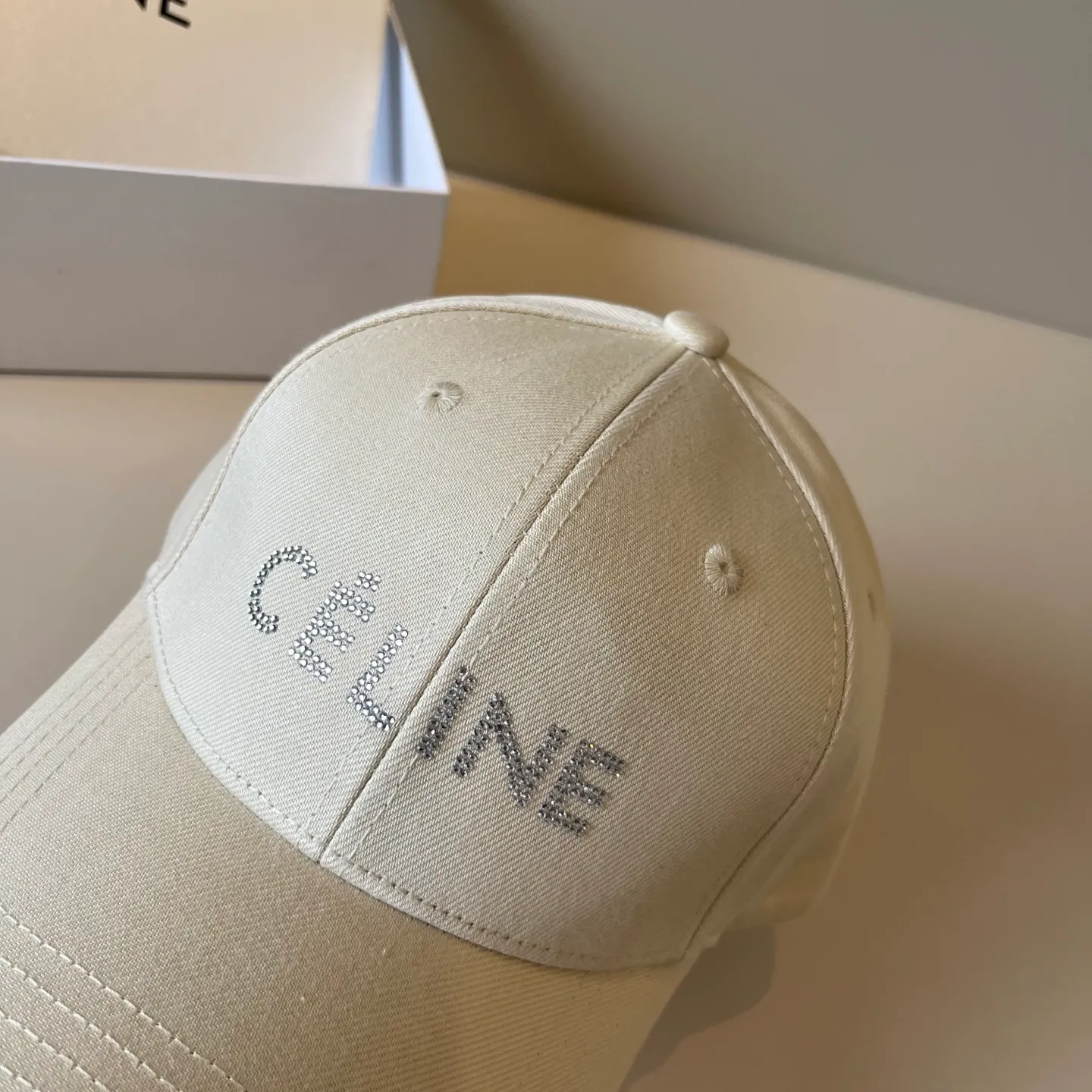 P70 [CELINE Celine] New classic casual and trendy baseball cap🧢Japanese and Korean style, looks great with any combination! A must-have when traveling