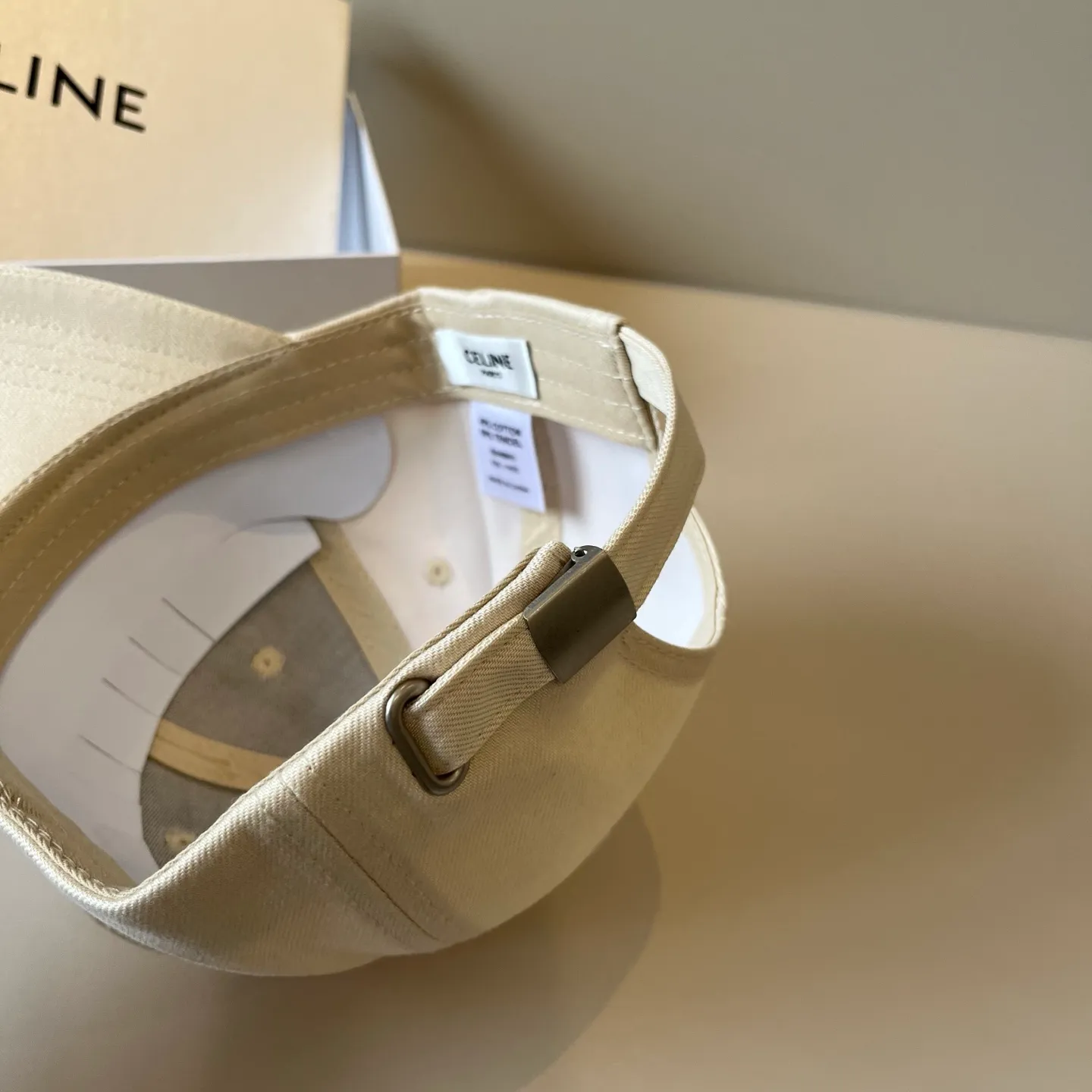 P70 [CELINE Celine] New classic casual and trendy baseball cap🧢Japanese and Korean style, looks great with any combination! A must-have when traveling