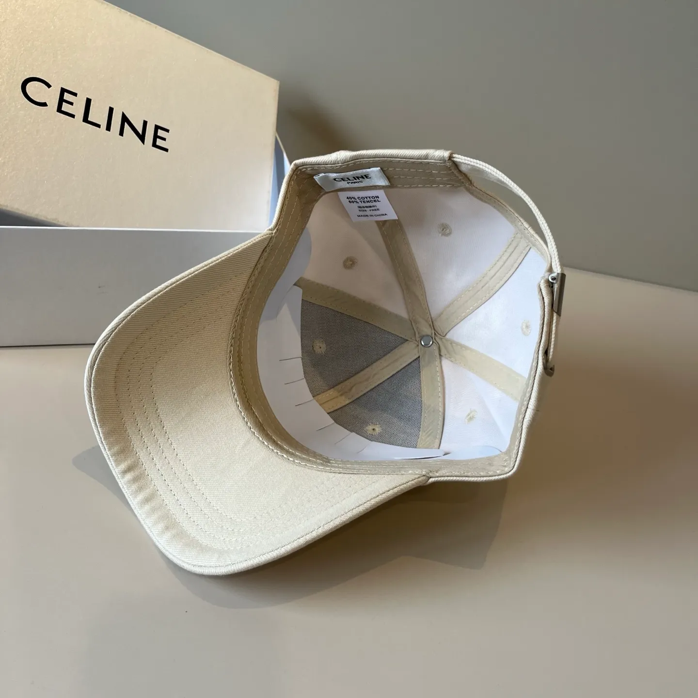 P70 [CELINE Celine] New classic casual and trendy baseball cap🧢Japanese and Korean style, looks great with any combination! A must-have when traveling