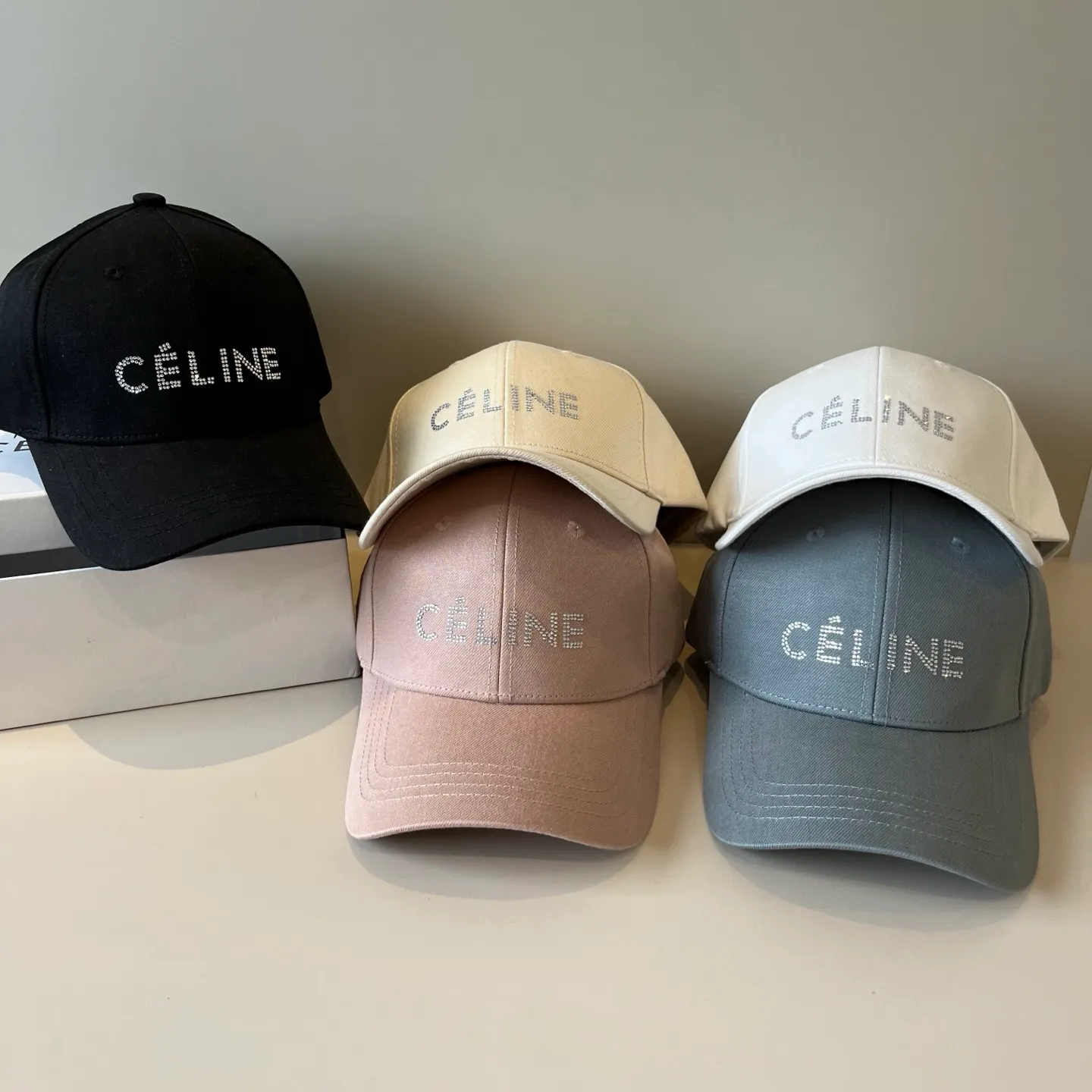 P70 [CELINE Celine] New classic casual and trendy baseball cap🧢Japanese and Korean style, looks great with any combination! A must-have when traveling