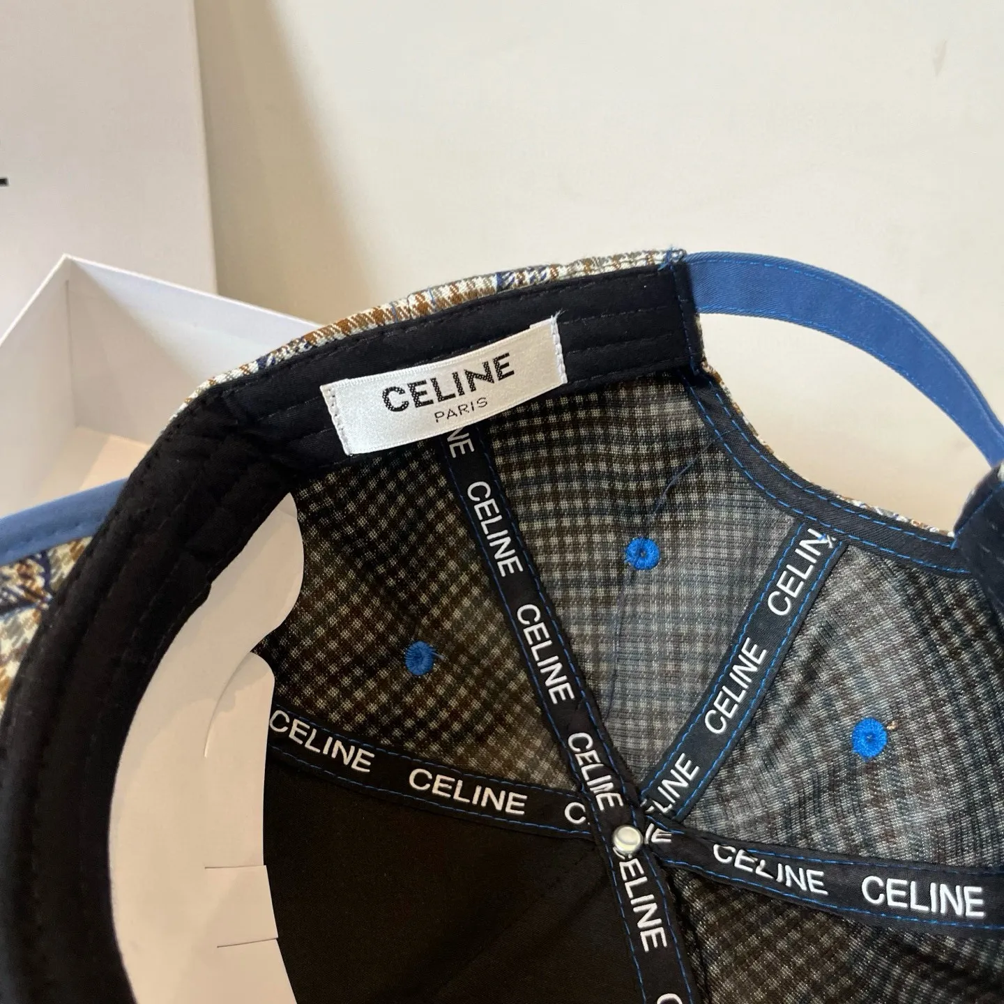 P60 [CELINE Celine] New classic casual and trendy baseball cap🧢Japanese and Korean style, looks great with any combination! A must-have when traveling