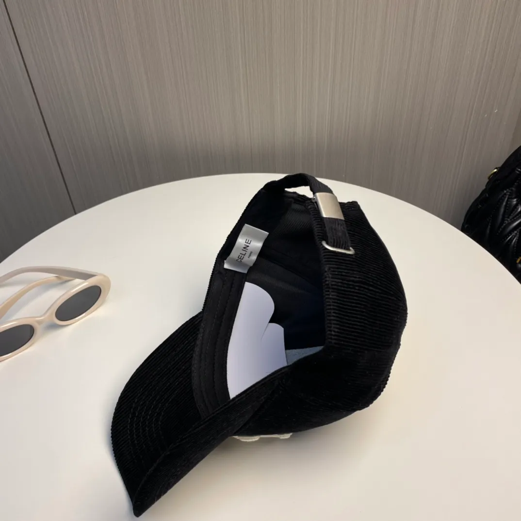 P60 [CELINE Celine] New classic casual and trendy style for autumn and winter. Corduroy simple baseball cap now available🧢Japanese and Korean style, looks great with any combination! A must-have when traveling