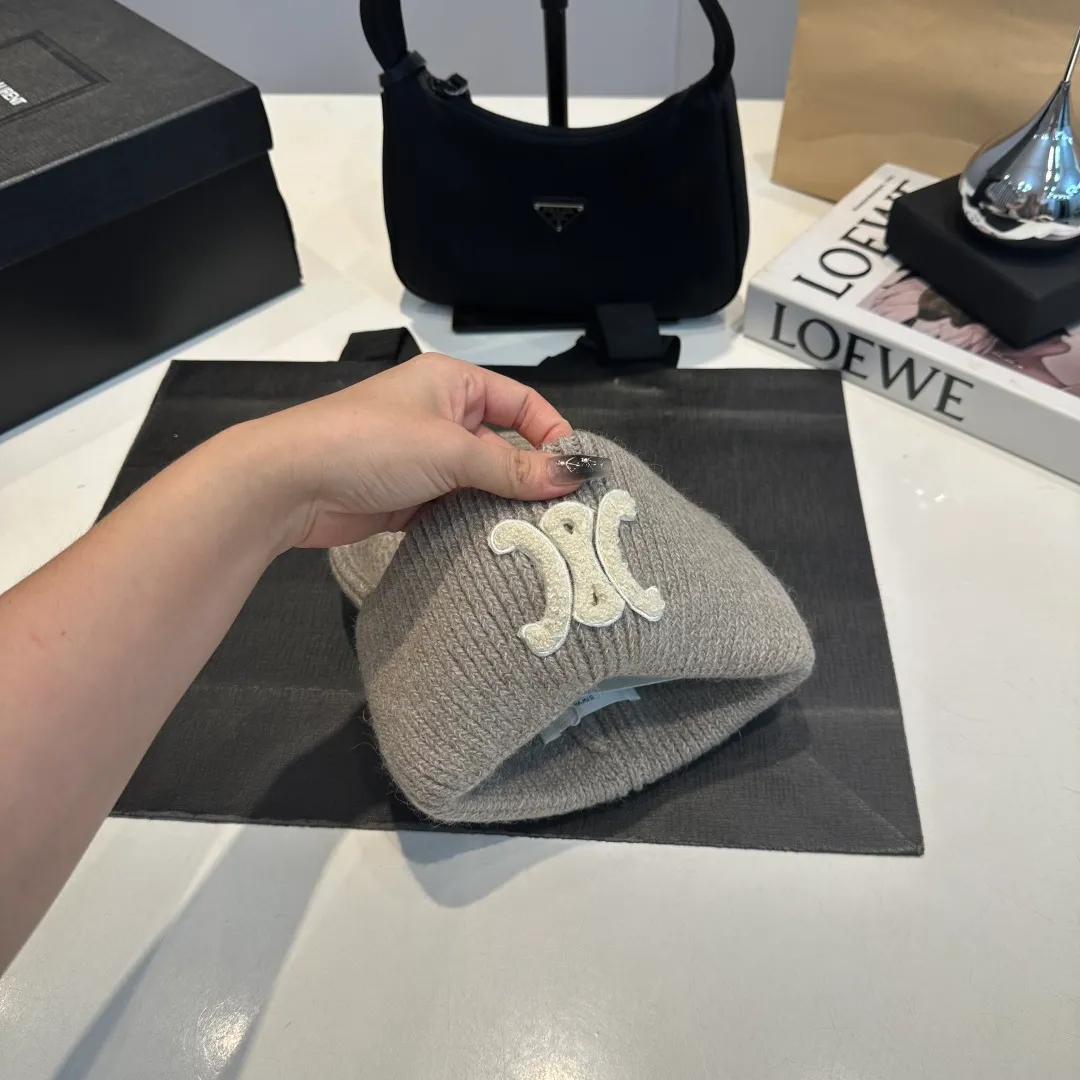P54 Celine rabbit fur beanie