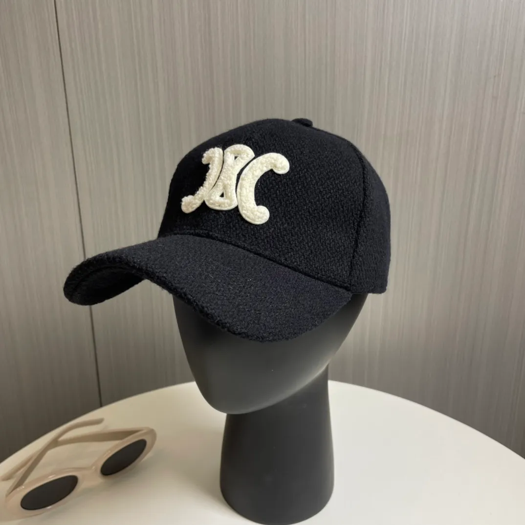P86 CELINE · Celine's new fall and winter C letter embroidered baseball cap 🧢 Top version 👍 Purchased from ZP to make a pattern, and the hat shape is completely customized according to ZP 2:1. Custom woven wool fabric, super textured! The letter C distinguishes the market version, the size and the texture of the looped hair are all restored. The hardware adjustment buckle is custom-molded and has a logo. Customized logo webbing inside the hat, all details restored💯 ⚠️Size: One size fits all and adjustable!