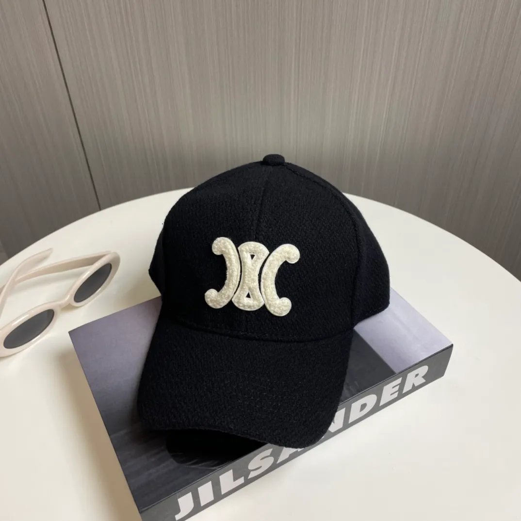 P86 CELINE · Celine's new fall and winter C letter embroidered baseball cap 🧢 Top version 👍 Purchased from ZP to make a pattern, and the hat shape is completely customized according to ZP 2:1. Custom woven wool fabric, super textured! The letter C distinguishes the market version, the size and the texture of the looped hair are all restored. The hardware adjustment buckle is custom-molded and has a logo. Customized logo webbing inside the hat, all details restored💯 ⚠️Size: One size fits all and adjustable!