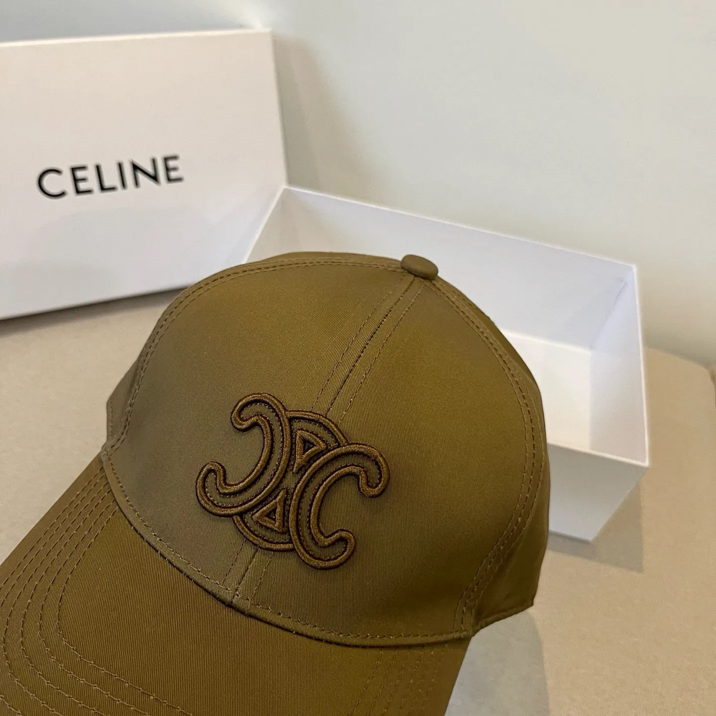 P70 [CELINE Celine] New classic casual and trendy baseball cap🧢Japanese and Korean style, looks great with any combination! A must-have when traveling