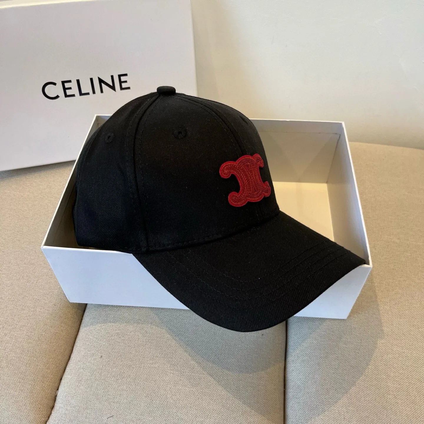 P60 [CELINE Celine] New classic casual and trendy baseball cap🧢Japanese and Korean style, looks great with any combination! A must-have when traveling