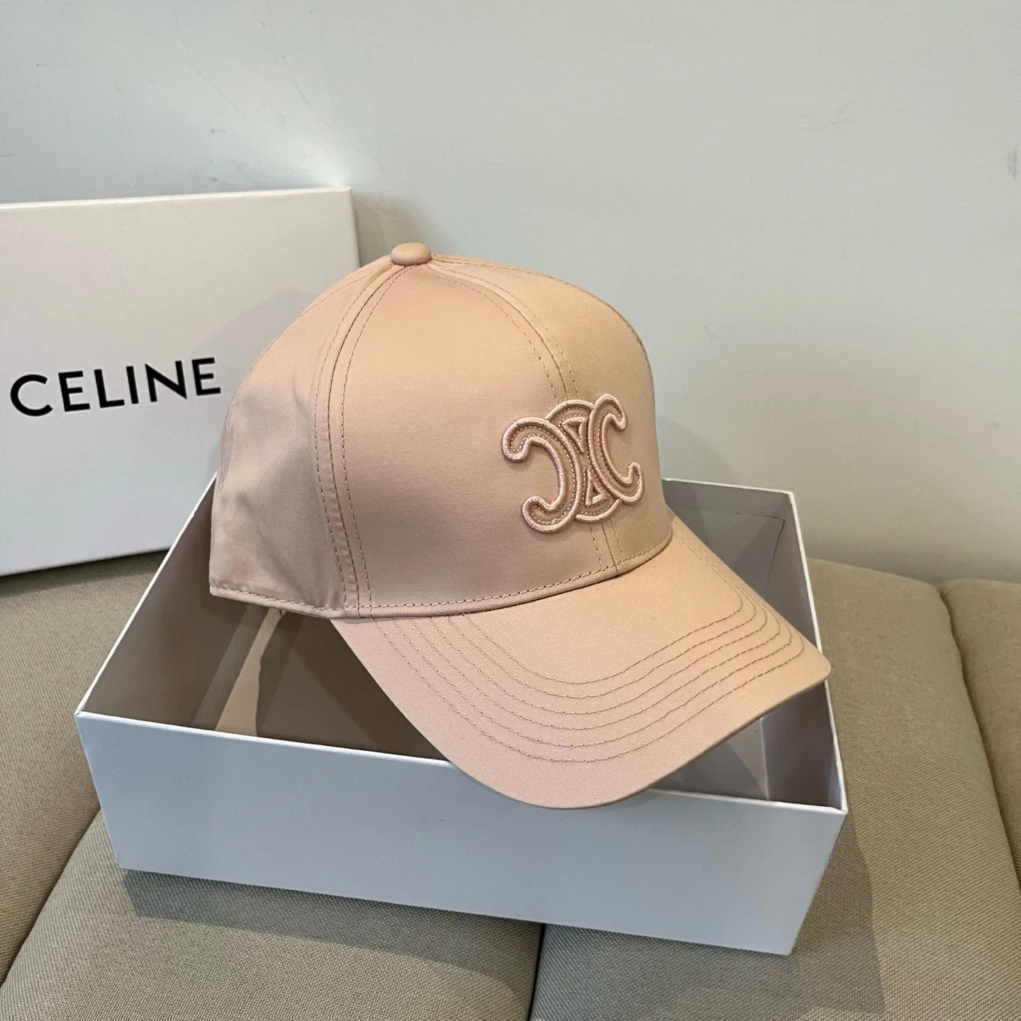 P70 [CELINE Celine] New classic casual and trendy baseball cap🧢Japanese and Korean style, looks great with any combination! A must-have when traveling