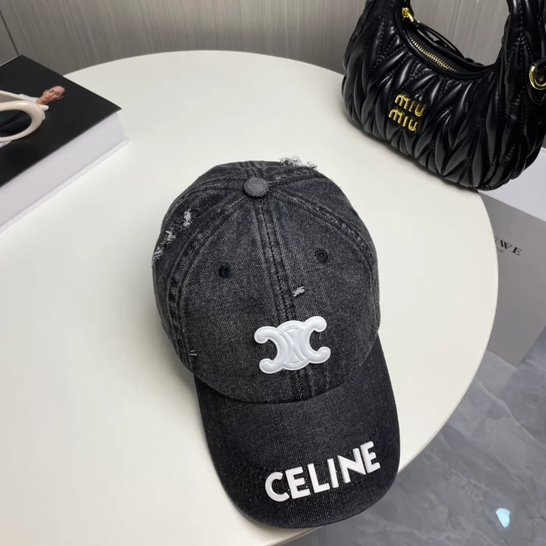 P56💛 Comes with dust bag [CELINE Celine] new denim baseball cap🧢, a must-have and easy to match when going out, hurry up and get it!