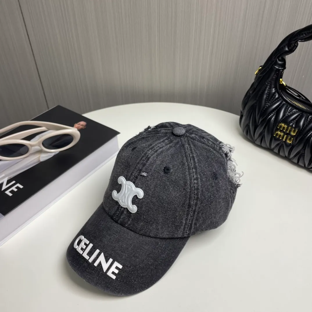 P56💛 Comes with dust bag [CELINE Celine] new denim baseball cap🧢, a must-have and easy to match when going out, hurry up and get it!