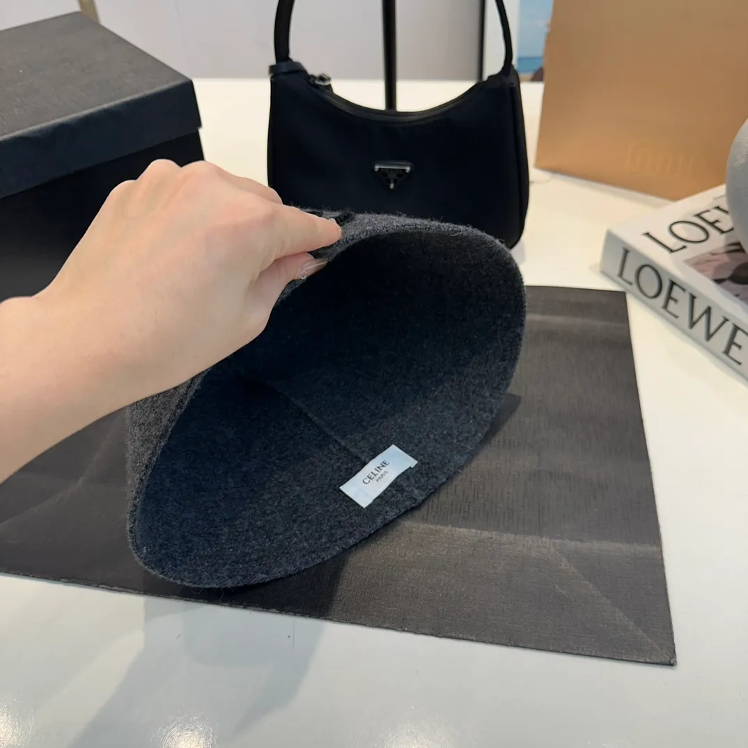 P60 Celine wool bucket hat, knitted clutch hat, head circumference 57cm