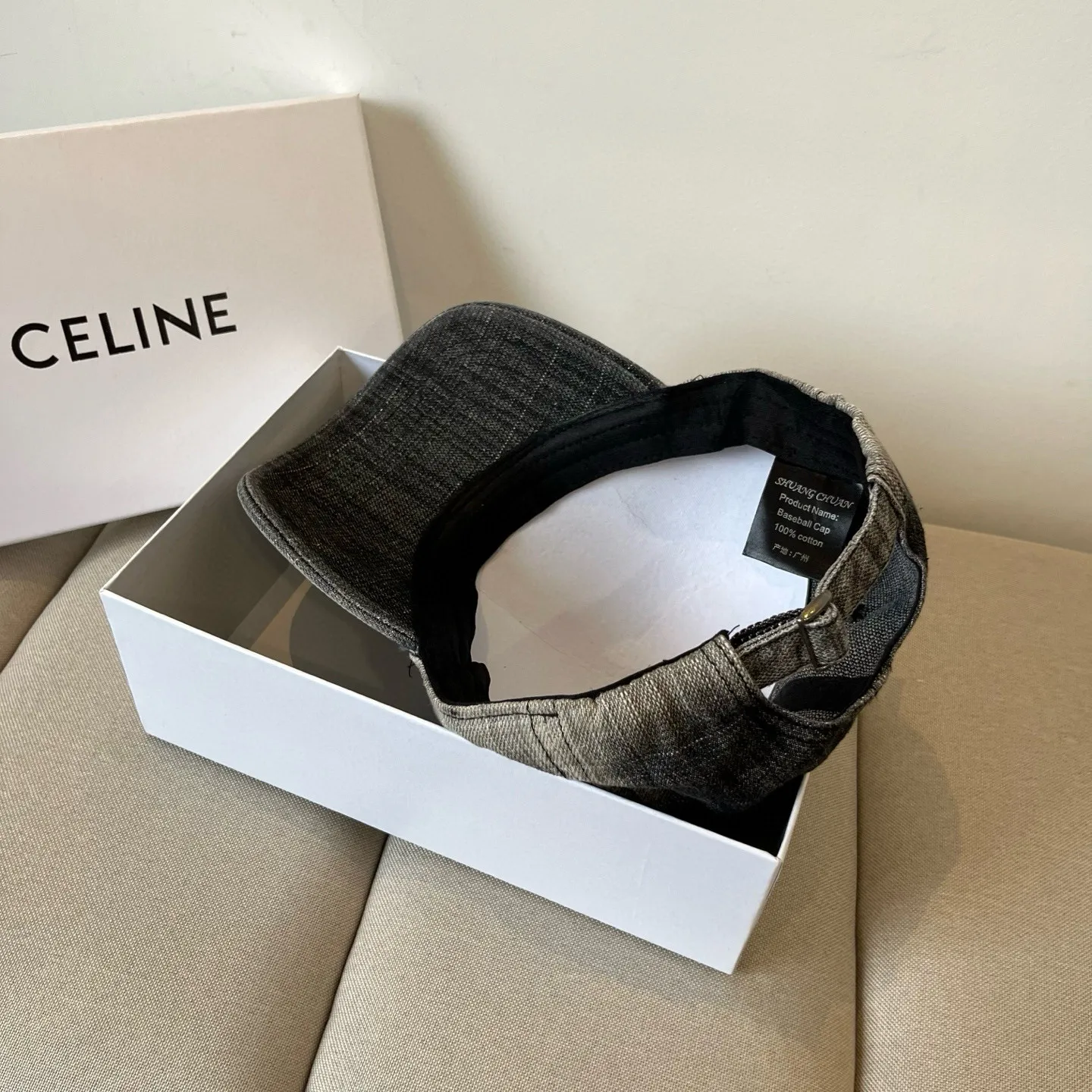 P70 [CELINE Celine] New classic casual and trendy baseball cap🧢Japanese and Korean style, looks great with any combination! A must-have when traveling
