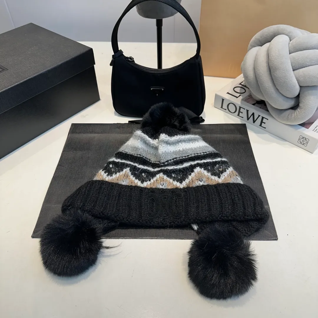 P60 Celine new knitted beanie