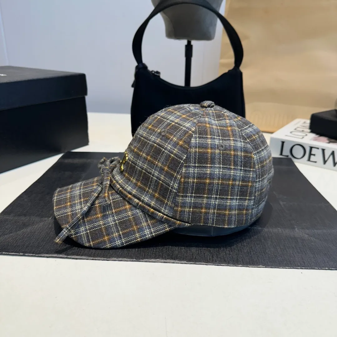 P70 CELINE new Arc de Triomphe plaid bow hardware baseball cap