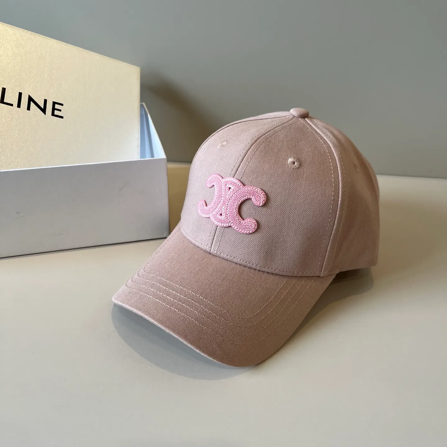 P70 [CELINE Celine] New classic casual and trendy baseball cap🧢Japanese and Korean style, looks great with any combination! A must-have when traveling