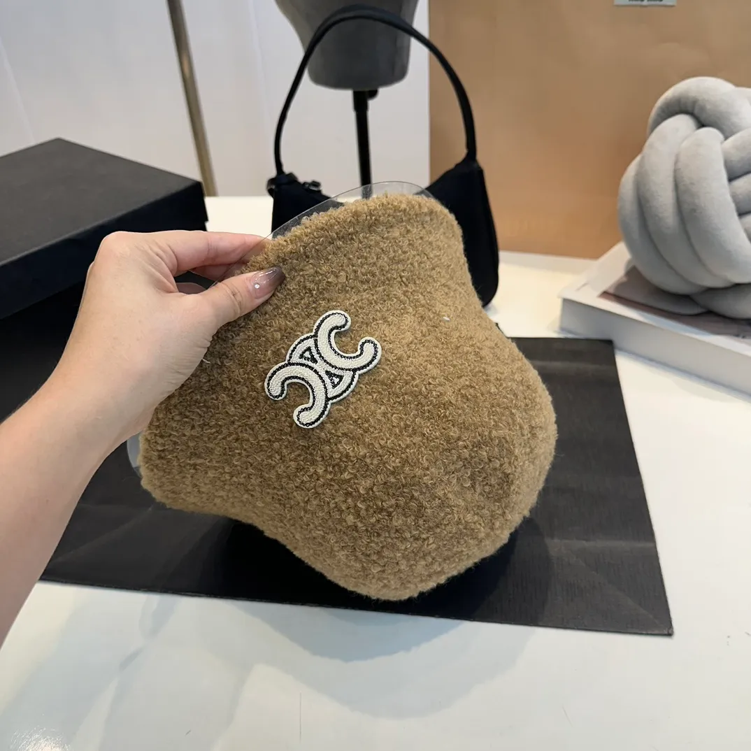 P60 CELINE Celine 2024 new color-blocked plush big-name sunshade fisherman hat 🌈 Versatile and casual ~ simple and elegant