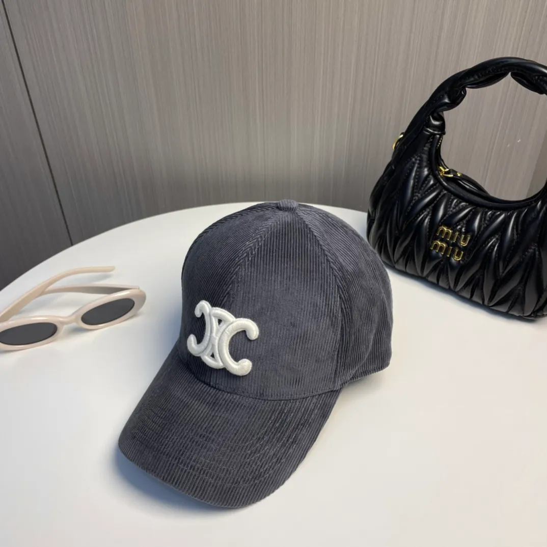 P60 [CELINE Celine] New classic casual and trendy style for autumn and winter. Corduroy simple baseball cap now available🧢Japanese and Korean style, looks great with any combination! A must-have when traveling