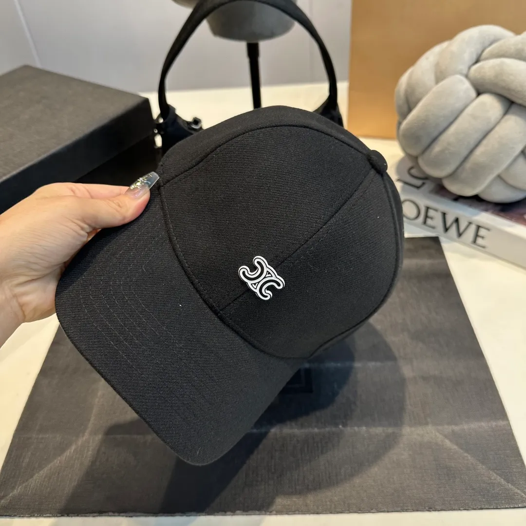 P60 CELINE new autumn and winter classic casual and trendy baseball cap🧢Japanese and Korean style, looks great with any combination! A must-have when traveling