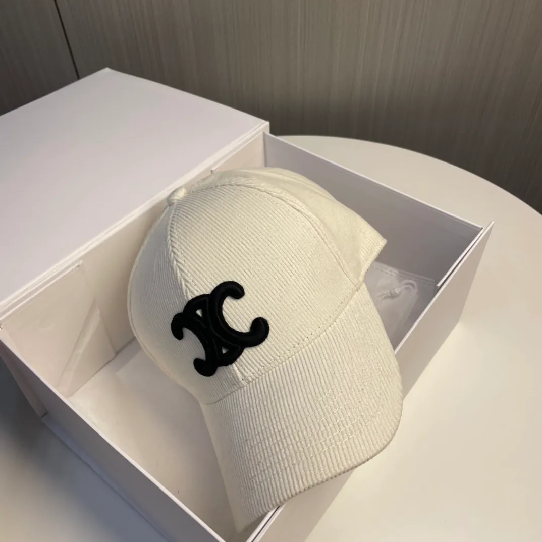 P60 [CELINE Celine] New classic casual and trendy style for autumn and winter. Corduroy simple baseball cap now available🧢Japanese and Korean style, looks great with any combination! A must-have when traveling