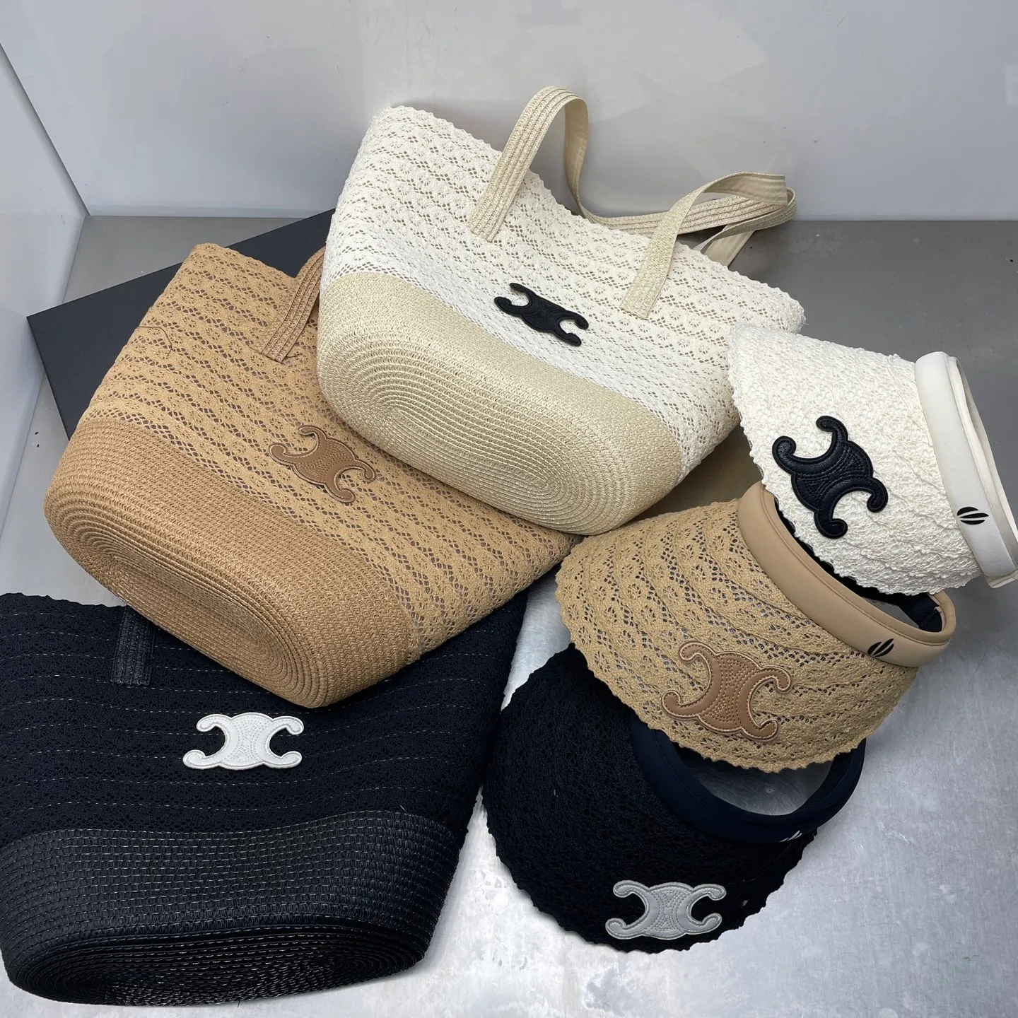 celine beach 🏖️Vacation style empty top hat bag