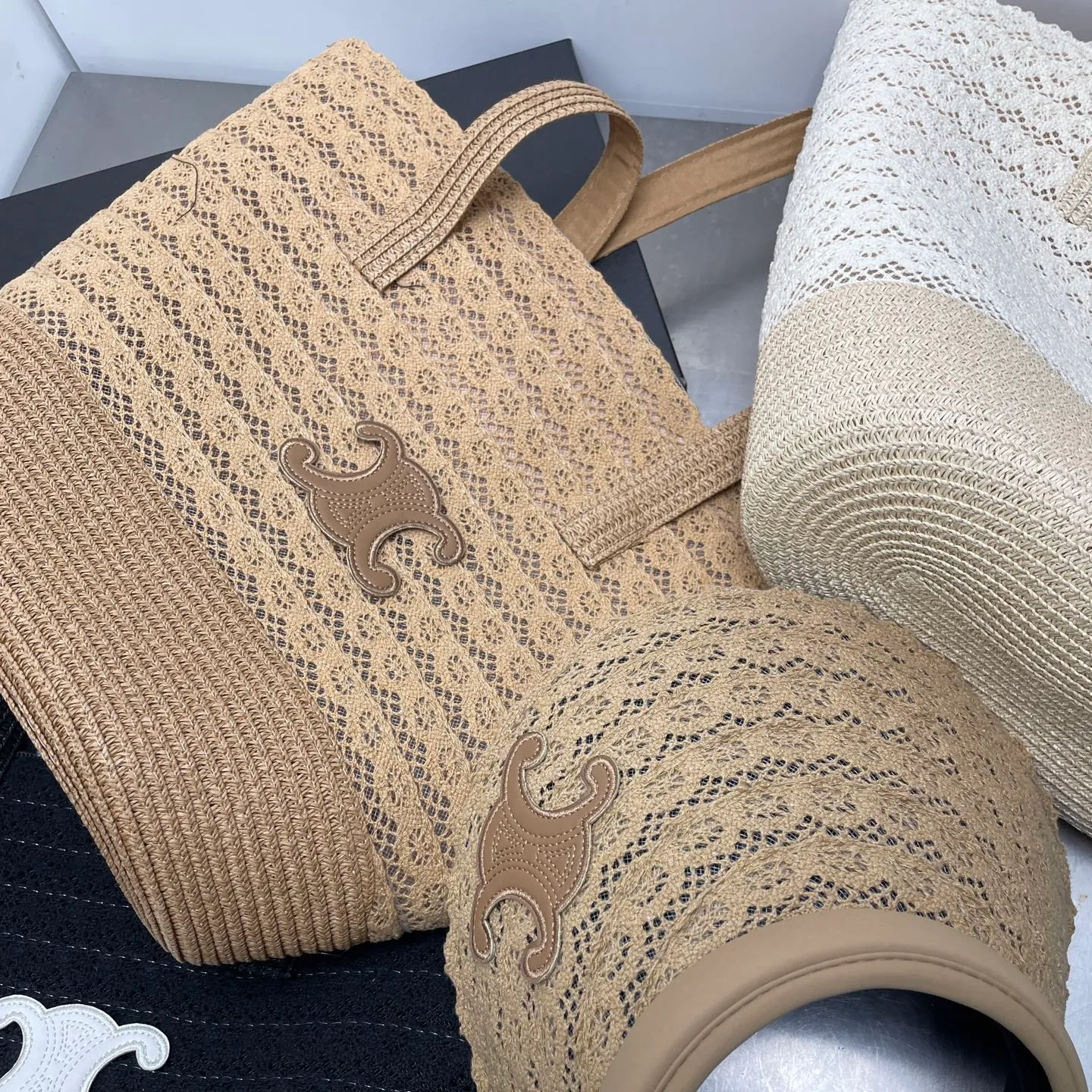 celine beach 🏖️Vacation style empty top hat bag