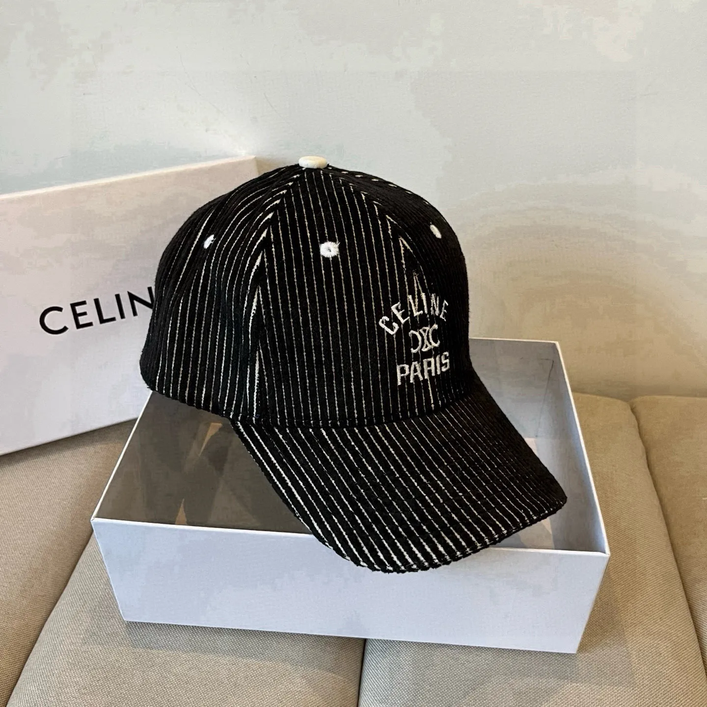 P60 [CELINE Celine] New classic casual and trendy baseball cap🧢Japanese and Korean style, looks great with any combination! A must-have when traveling