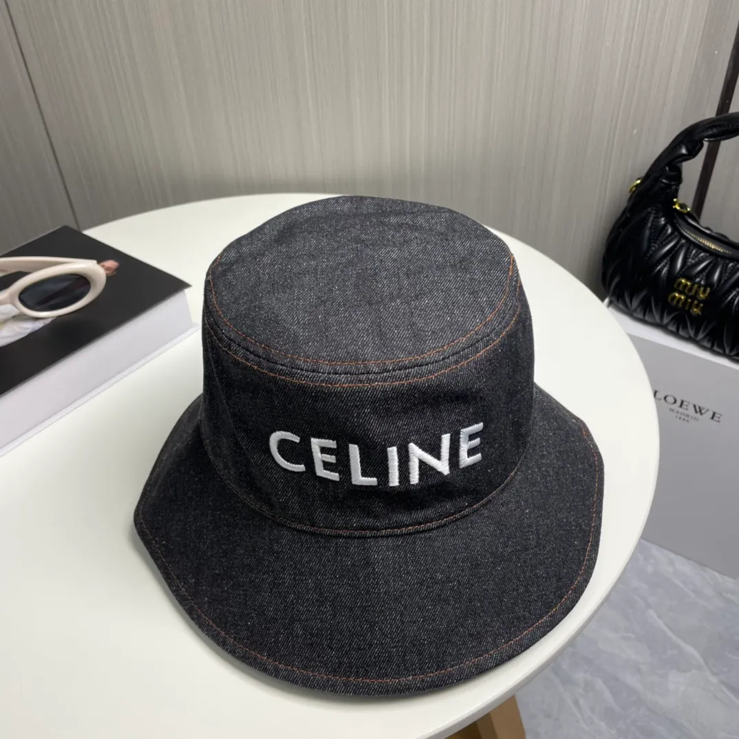 P70 comes with dust bag, Celine new washed denim embroidered fisherman hat, the best quality, casual and elegant, simple and fashionable, you can compare it yourself