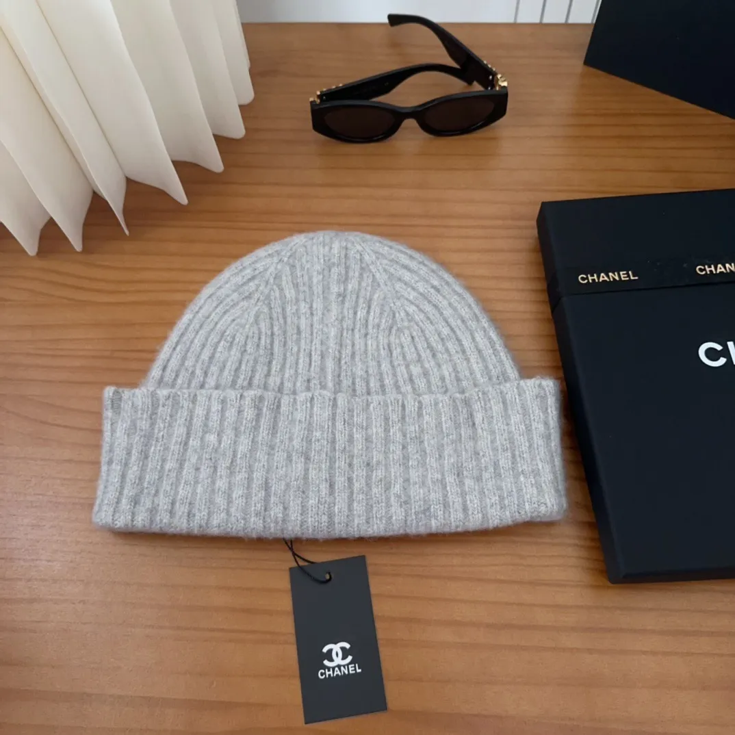 💰70 Chanel official website releases CHANEL small and popular knitted hat! Xiaohongshu’s new product is released, it’s so 🉑️, high-elastic fabric, classic colors, same style for men and women.
