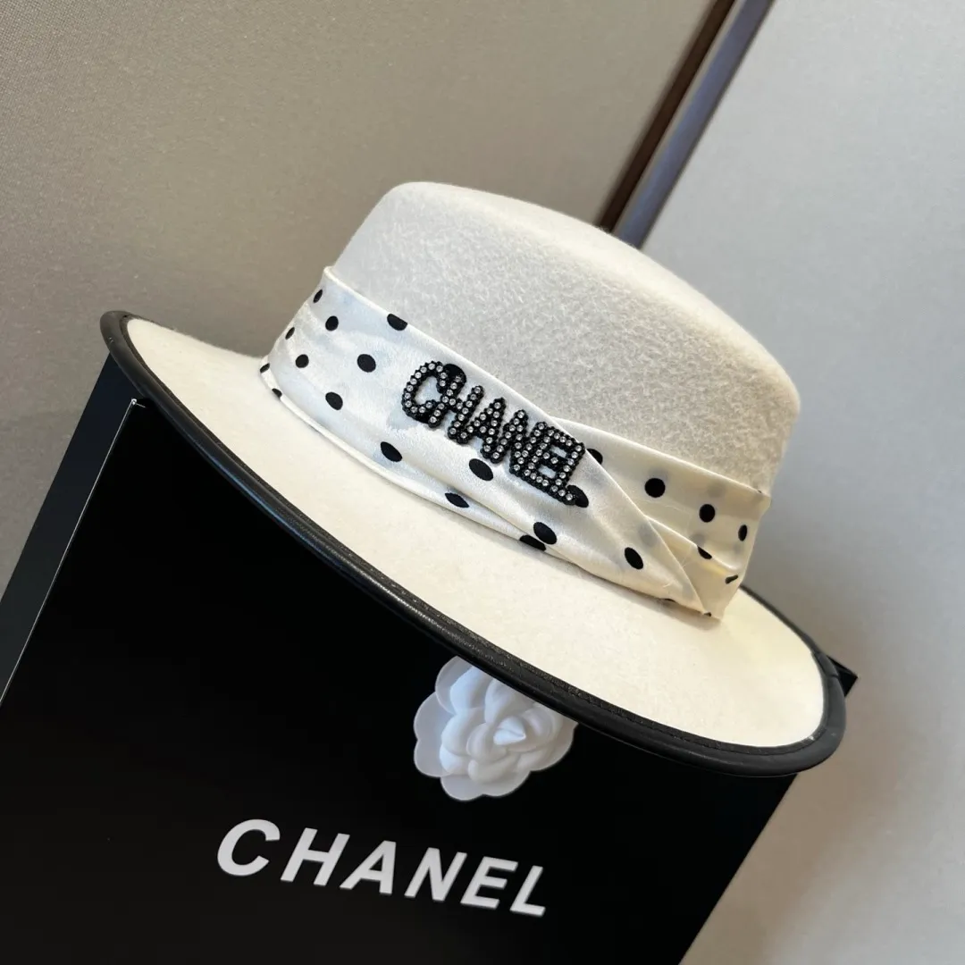 💰190¥ White Chanel new wool top hat, flat top hat, 100% wool fabric 🦙%, head circumference 57cm