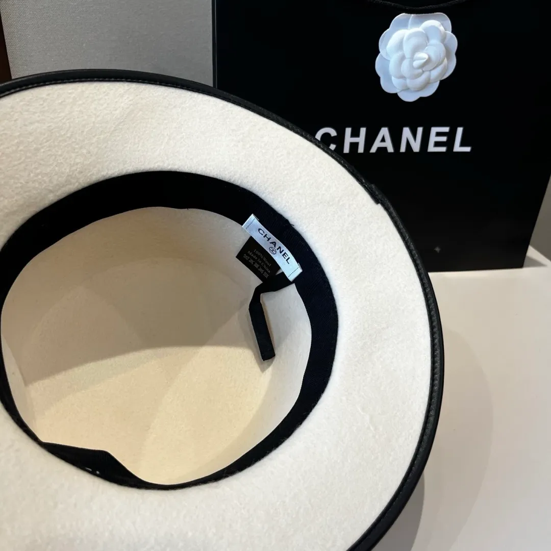 💰190¥ White Chanel new wool top hat, flat top hat, 100% wool fabric 🦙%, head circumference 57cm