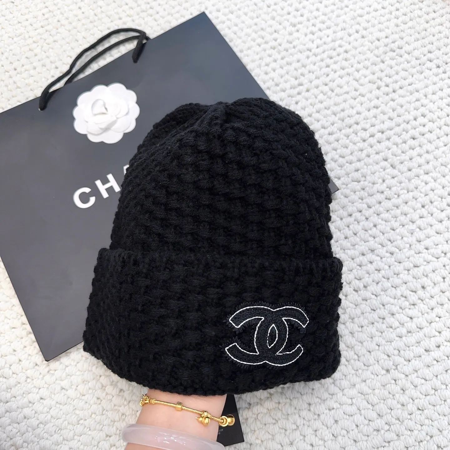 P70 Chanel official website quality Chanel autumn and winter woolen hat recommended by Internet celebrity fashion bloggers, Xiaohongshu's popular style, super soft and comfortable knitted hat with excellent elasticity!