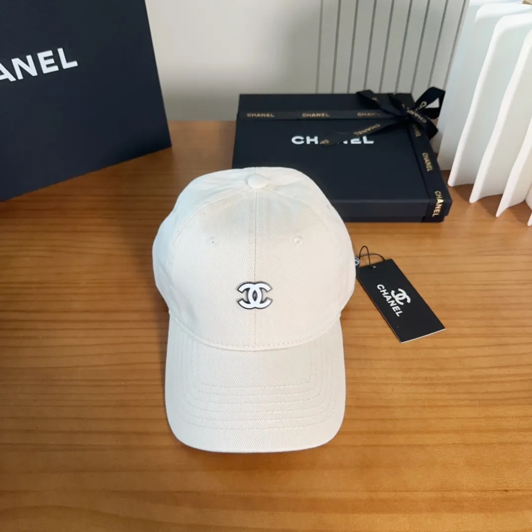 💰60 Chanel CHANEL new hard-top baseball cap, Xiaoxiang logo is classic and simple, fashionable and casual design, popular new product