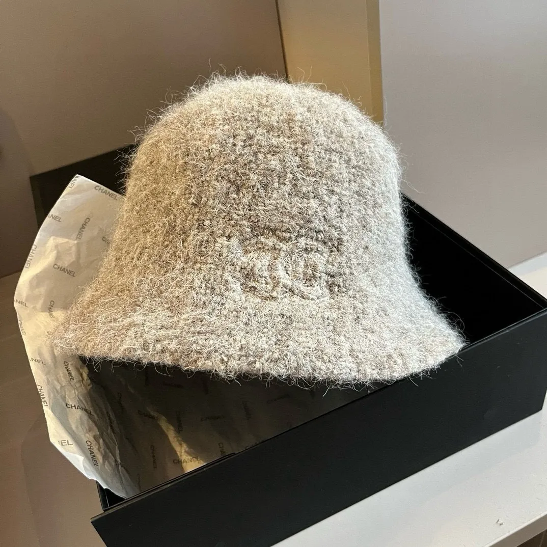 💰120¥ Chanel's new wool hand-grip bucket hat, simple lady style, head circumference 57cm