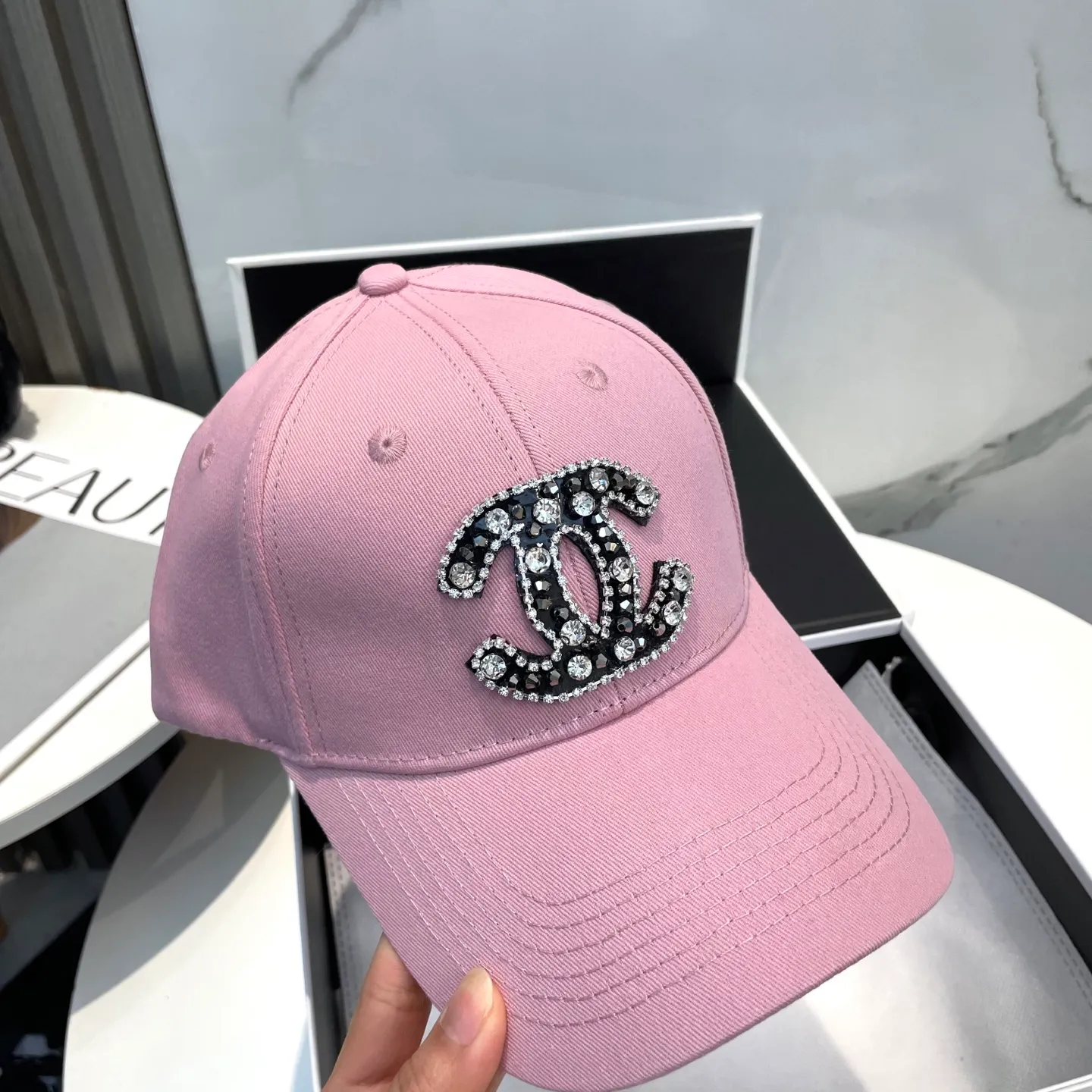 P50 CHANEL new high-end diamond hard-top baseball cap, Xiaoxiang logo is classic and simple, fashionable and casual design, popular new product