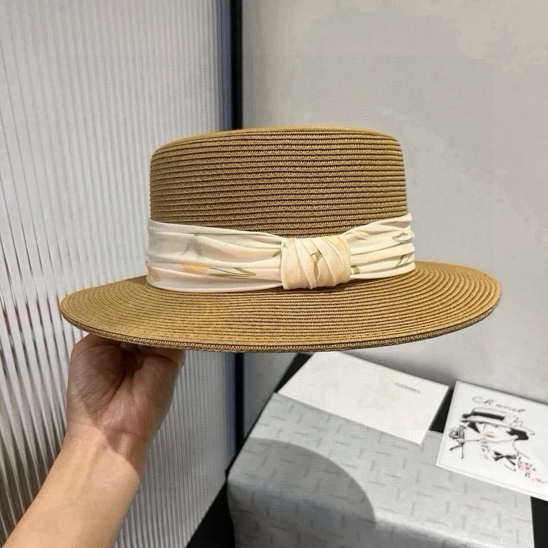 💰140¥ Chanel flat top hat, head circumference 57cm