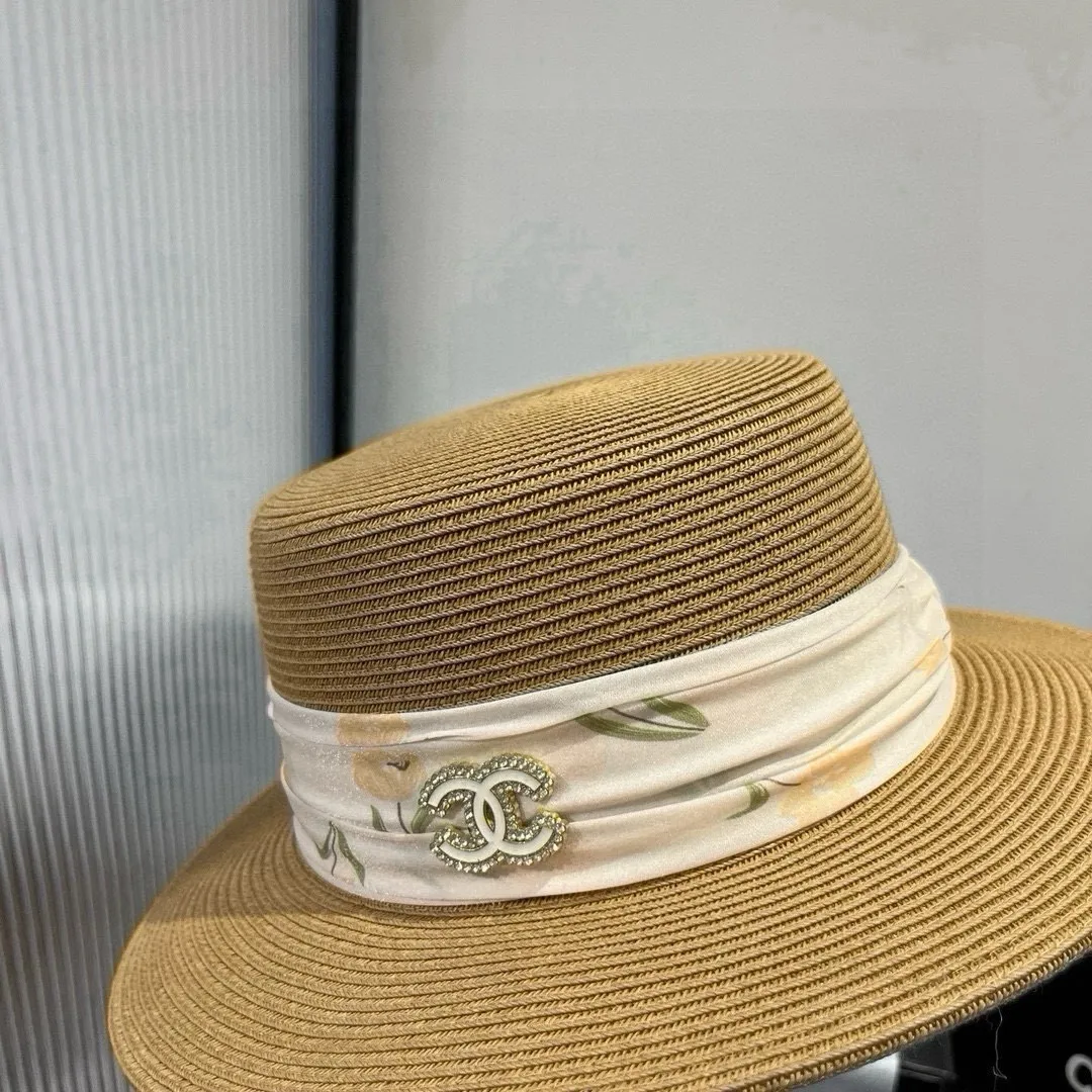 💰140¥ Chanel flat top hat, head circumference 57cm
