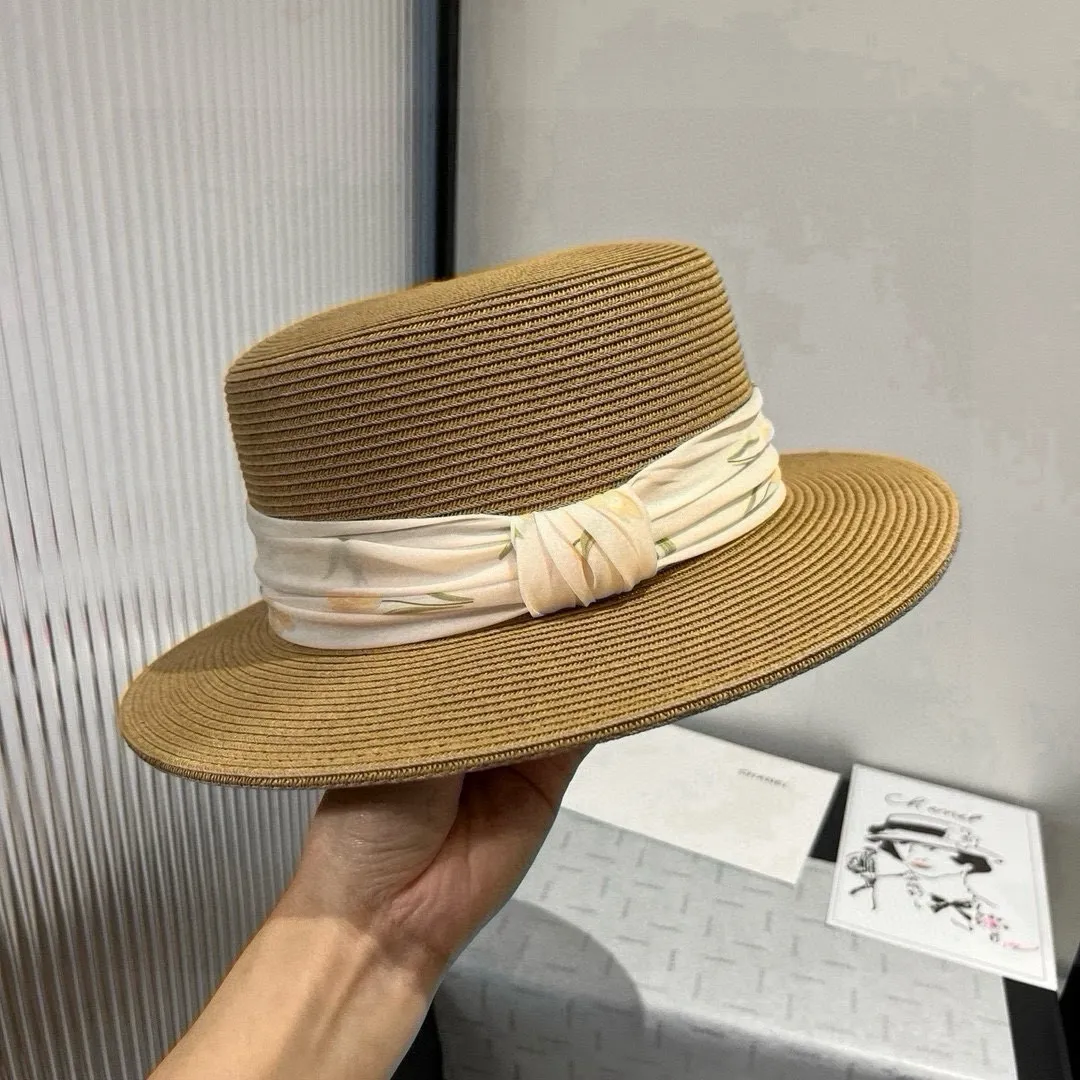 💰140¥ Chanel flat top hat, head circumference 57cm