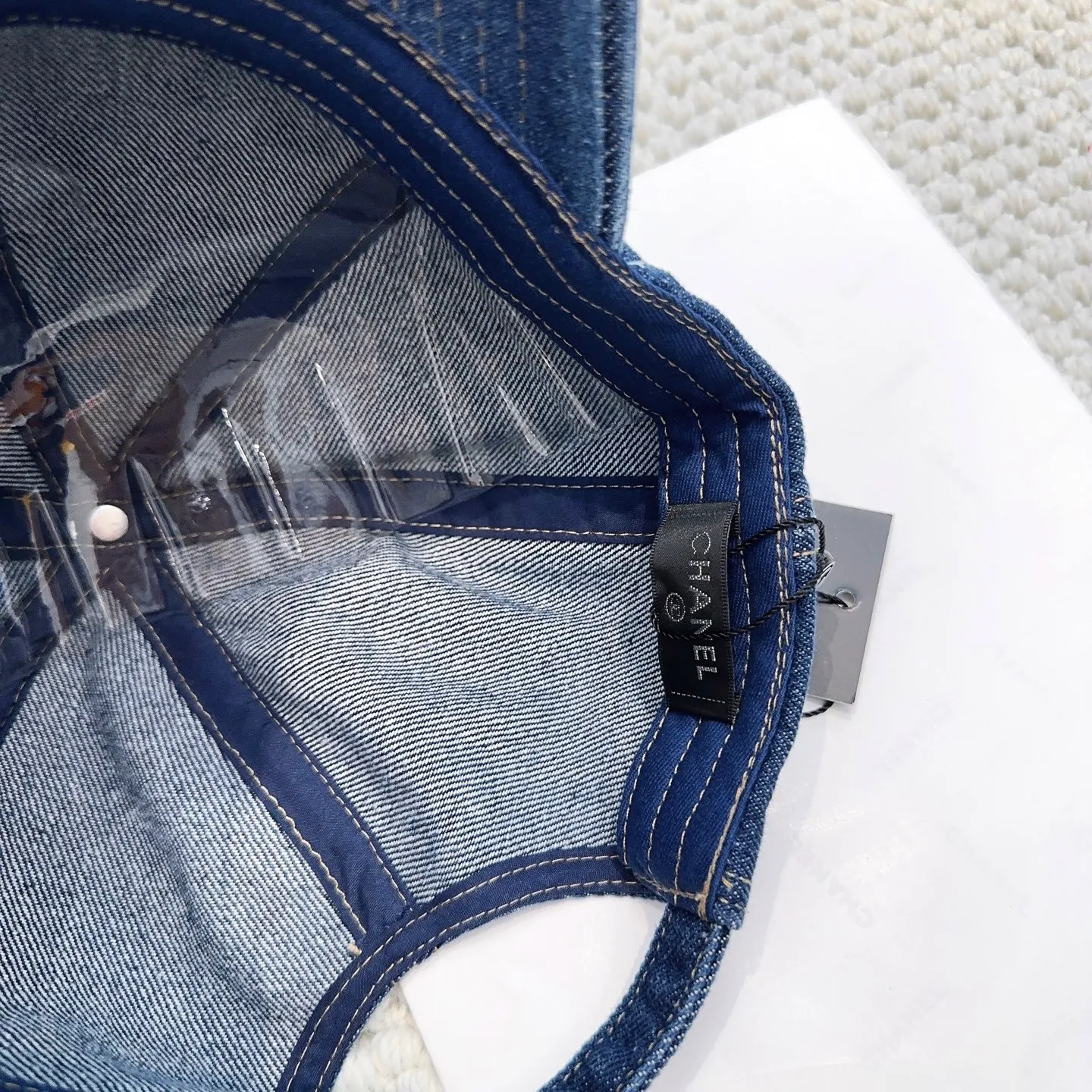 P66 CHANEL Chanel new style 🆕denim blue retro style baseball cap 🧢🔸 Take it out for holiday travel and look beautiful❕ Second-hand style. This kind of hat is not easy to match 😬 Ready in stock