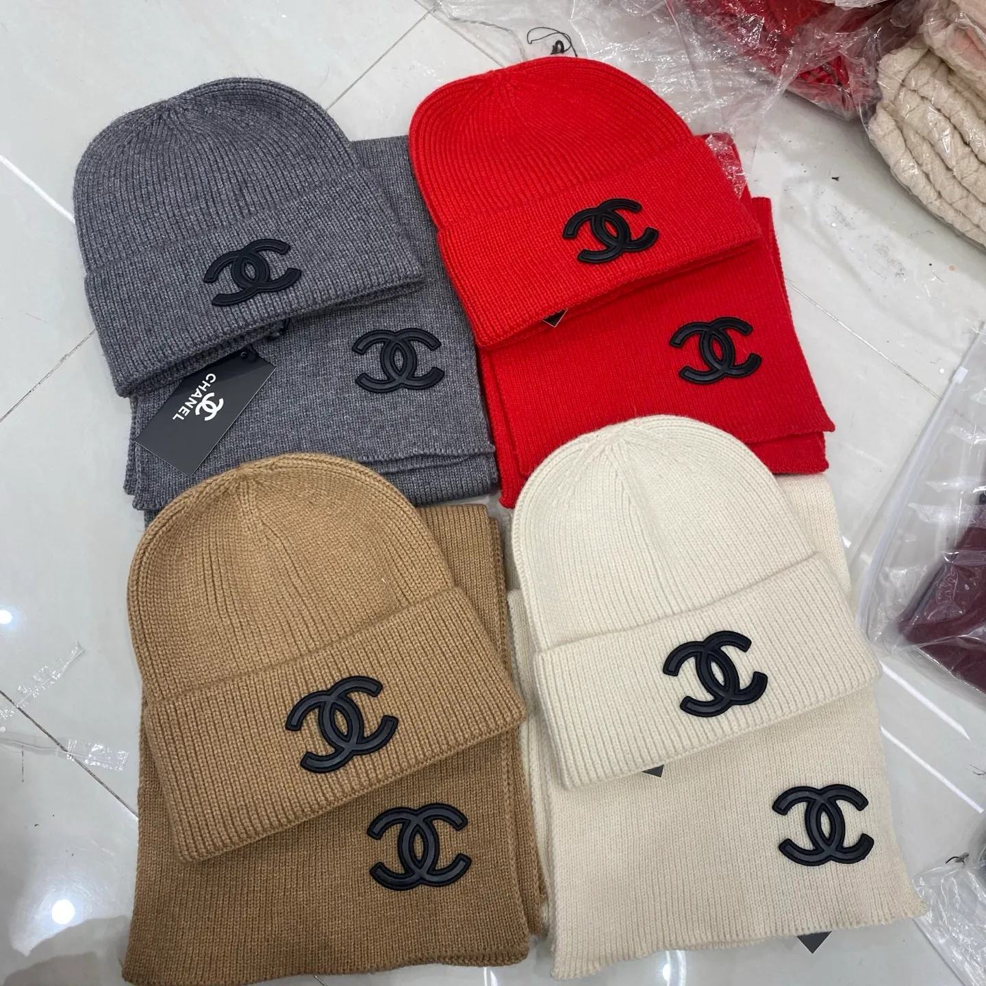 Chanel Chanel suit knitted hat + scarf