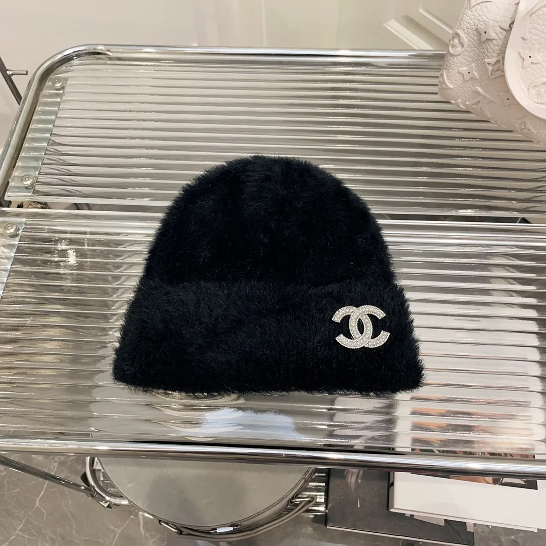 P56 CHANEL Chanel autumn and winter waterproof mink knitted cold hat Fairy gentle and sweet knitted wool hat Fried chicken soft and smooth fabric, great elasticity, super beautiful