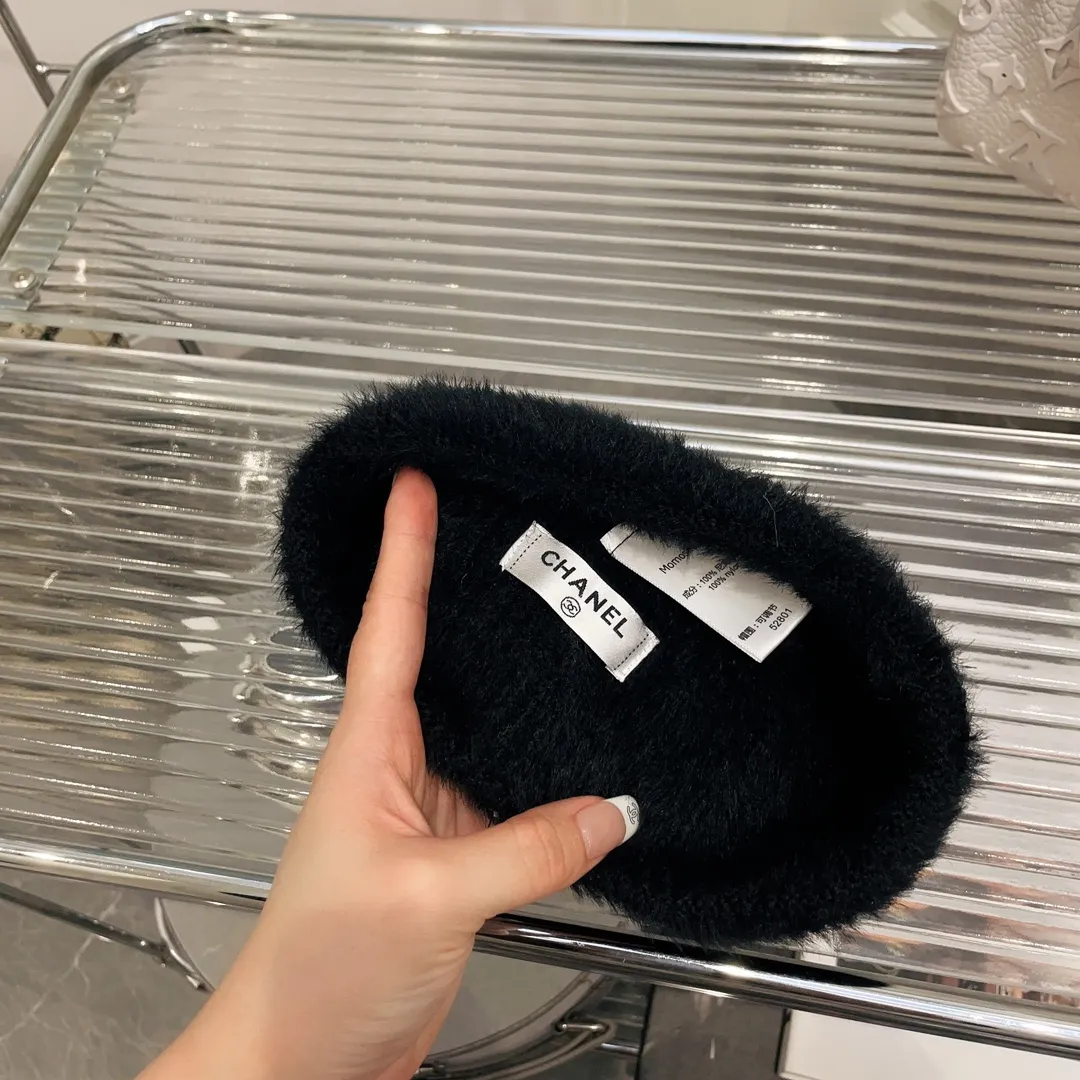 P56 CHANEL Chanel autumn and winter waterproof mink knitted cold hat Fairy gentle and sweet knitted wool hat Fried chicken soft and smooth fabric, great elasticity, super beautiful
