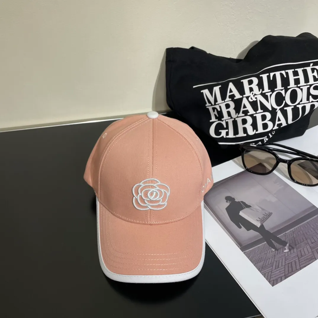 P80💰[CHANEL Chanel] 2024 new embroidered camellia baseball cap, new model shipped, big brand style is super easy to match, hurry up and get it!