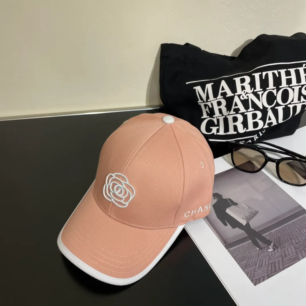 P80💰[CHANEL Chanel] 2024 new embroidered camellia baseball cap, new model shipped, big brand style is super easy to match, hurry up and get it!