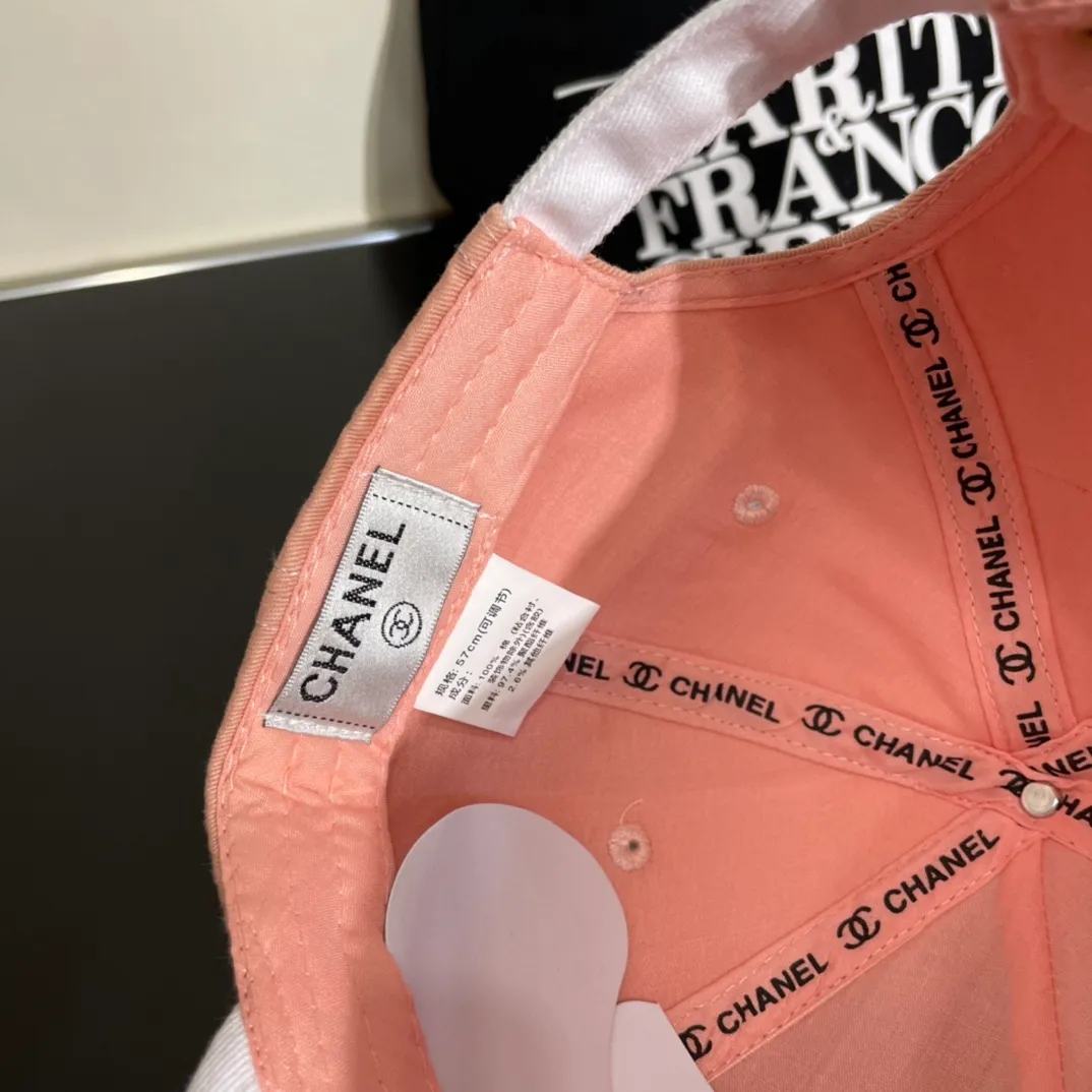 P80💰[CHANEL Chanel] 2024 new embroidered camellia baseball cap, new model shipped, big brand style is super easy to match, hurry up and get it!