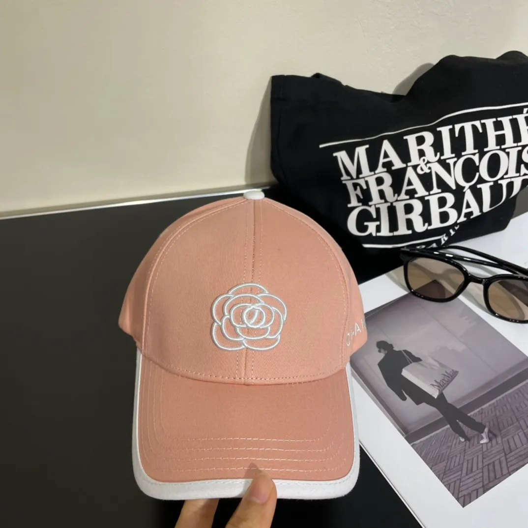 P80💰[CHANEL Chanel] 2024 new embroidered camellia baseball cap, new model shipped, big brand style is super easy to match, hurry up and get it!