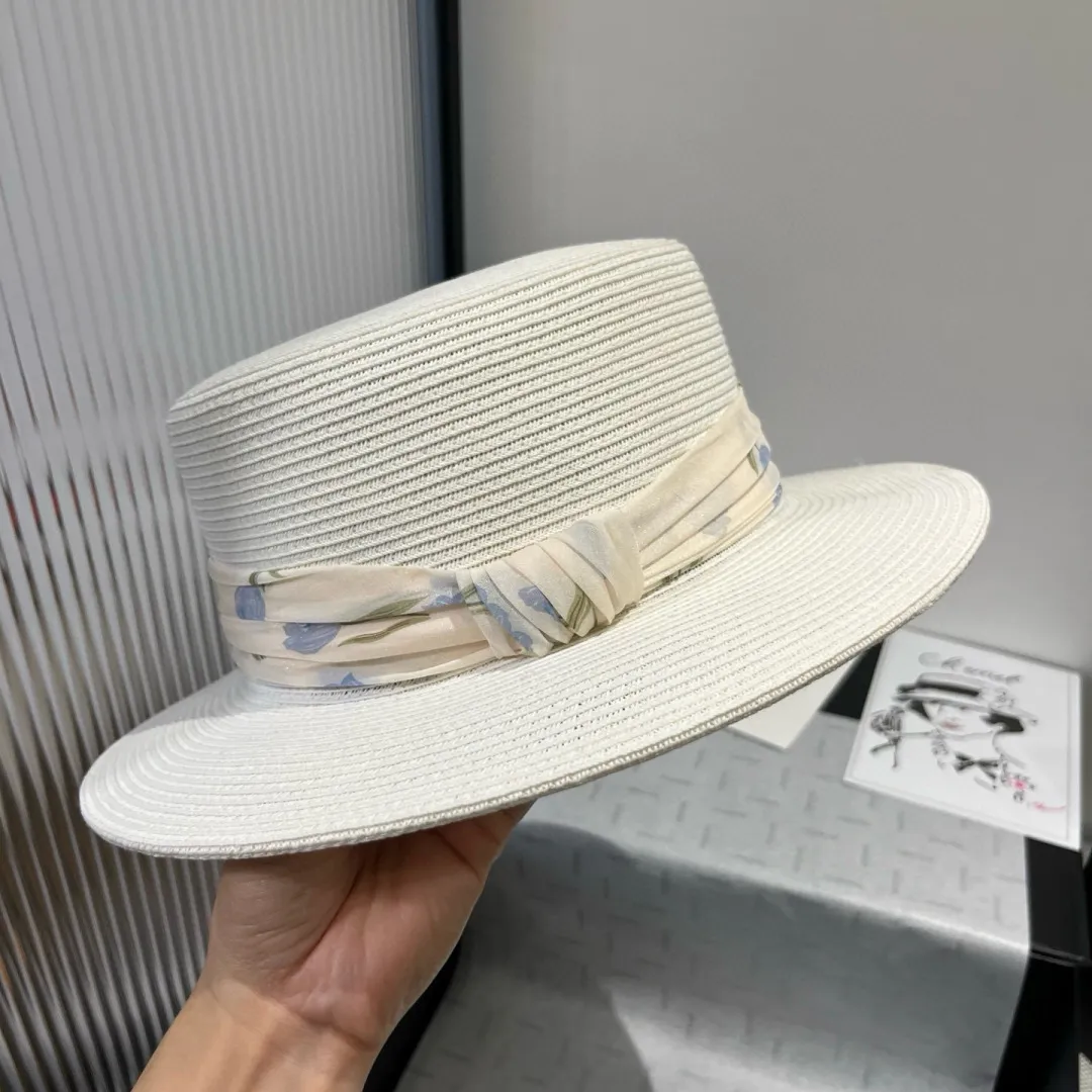 💰140¥ Chanel flat top hat, head circumference 57cm