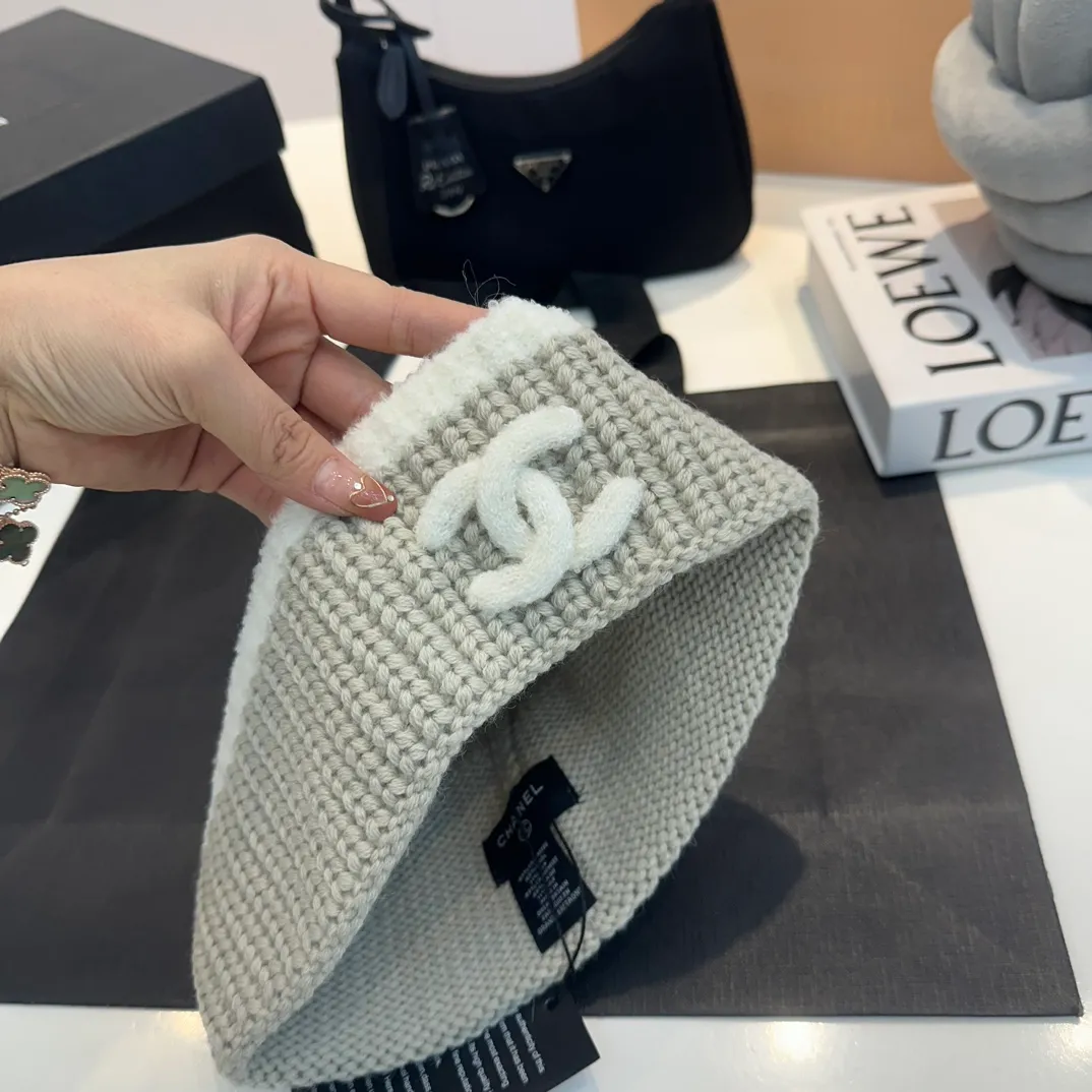 P70 official website quality Chanel 23K autumn and winter wool hat recommended by Internet celebrity fashion bloggers, a popular style in Xiaohongshu, a knitted hat with a super soft and comfortable feel, and excellent elasticity